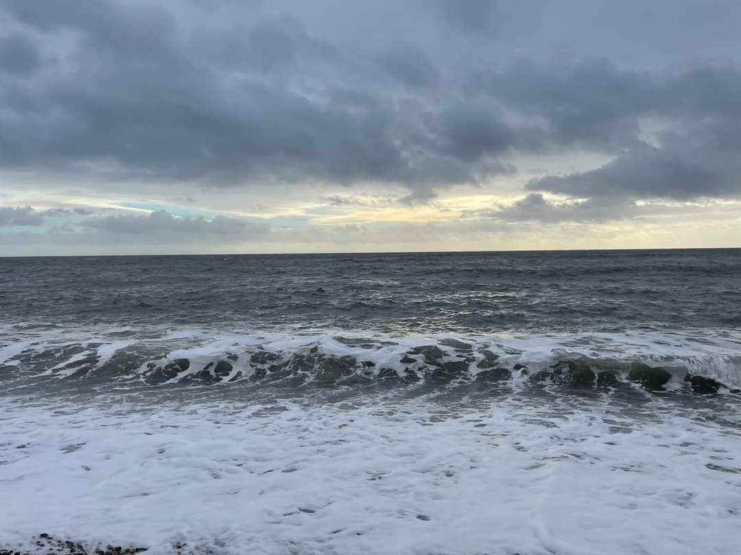 water-waves-on-a-sea-and-sea-shore