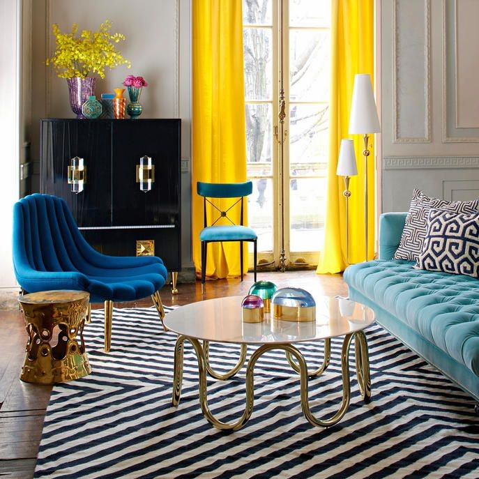 geometric-pattern-rug-in-bright-living-room