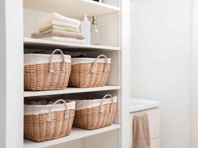 10 SIMPLE ABOVE THE TOILET STORAGE IDEAS TO HELP YOU STAY ORGANIZED ...