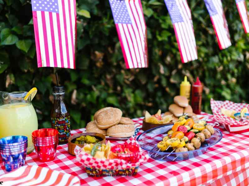 23 YUMMY 4TH OF JULY OUTDOOR BRUNCH IDEAS