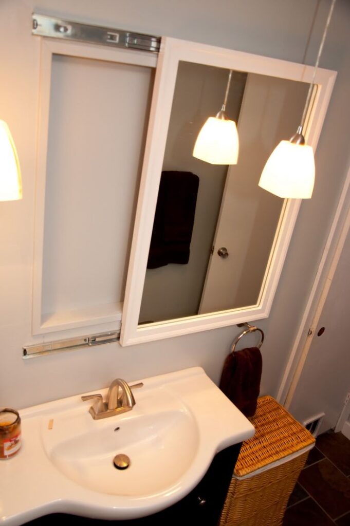 16 MEDICINE CABINET IDEAS FOR SMALL BATHROOM THAT WORKS - Anuri's Journey