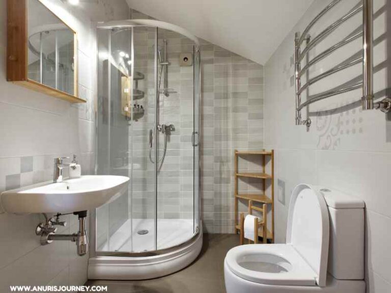 28 LUXURIOUS SMALL BATHROOM DECOR IDEAS