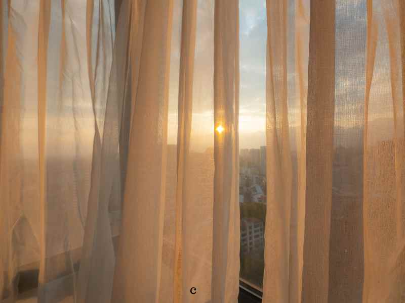 silk-curtain-in-spa-like-bedroom-ideas