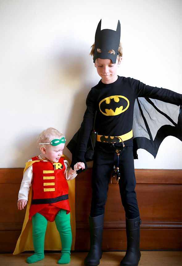 batman-and-robin-halloween-costume-ideas-for-brothers