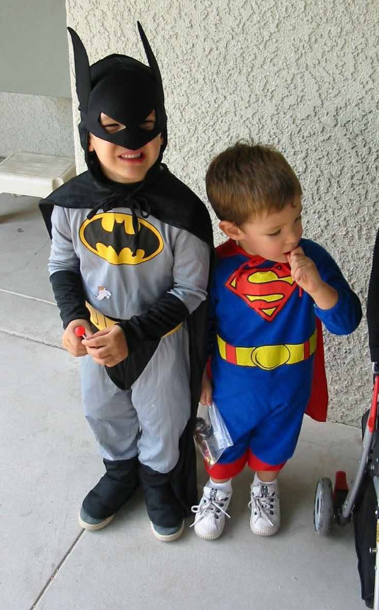 superman-and-batman-halloween-costume-ideas-for-brothers