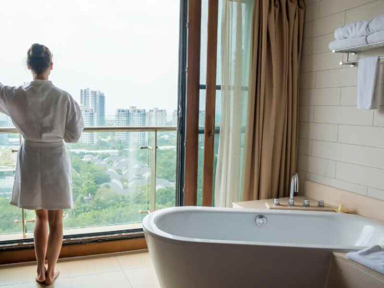 19 COZY BATHTUB DECOR IDEAS FOR A FUN BATH TIME - Anuri's Journey