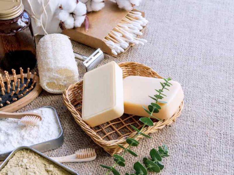 20 ESSENTIAL BATHROOM ITEMS FOR THE HOME