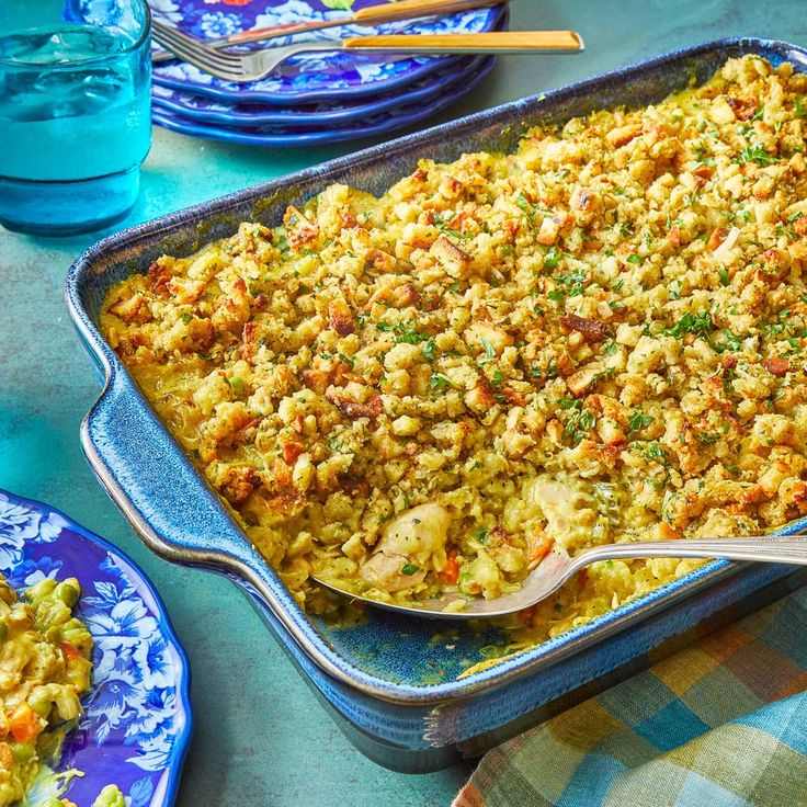 chicken-and-stuffing-casserole-thanksgiving-casserole-ideas