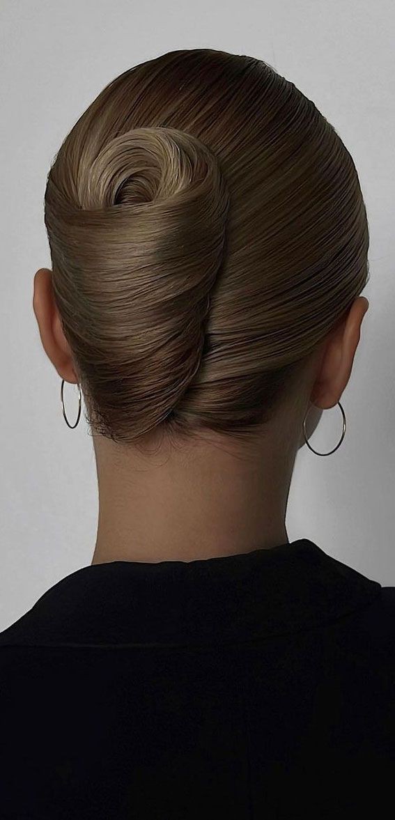 Classic-French-twist-as-a-thanksgiving-hairstyles-idea