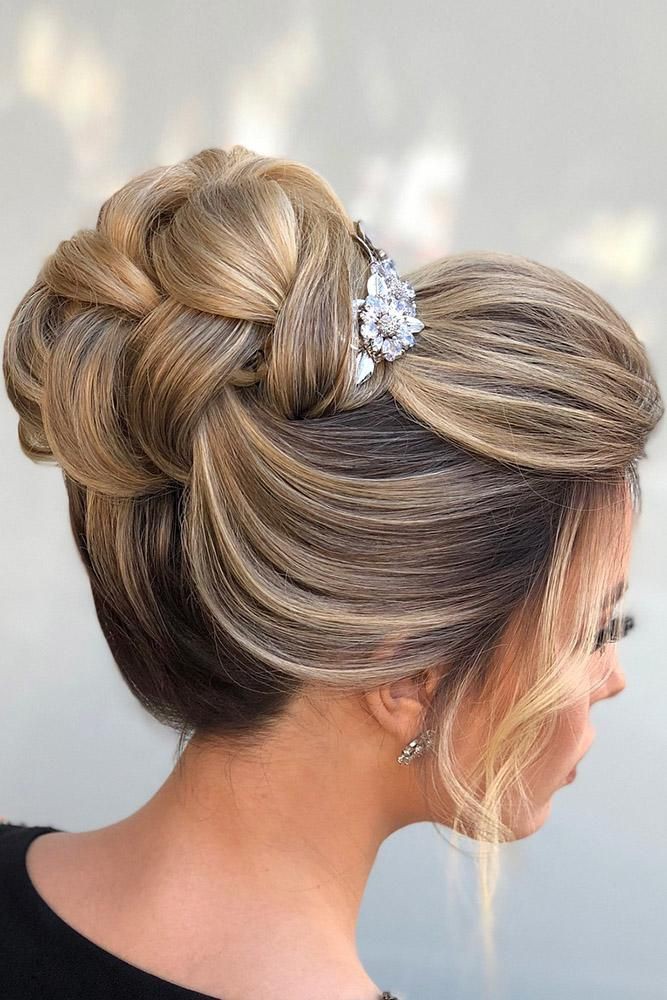 Curly-updo-with-sparkly-clip-as-a-thanksgiving-hairstyles-idea