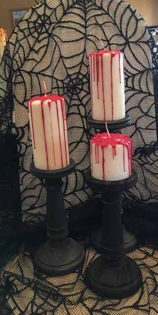 bloody-handprint-candle-holders-diy-halloween-mason-jar-ideas