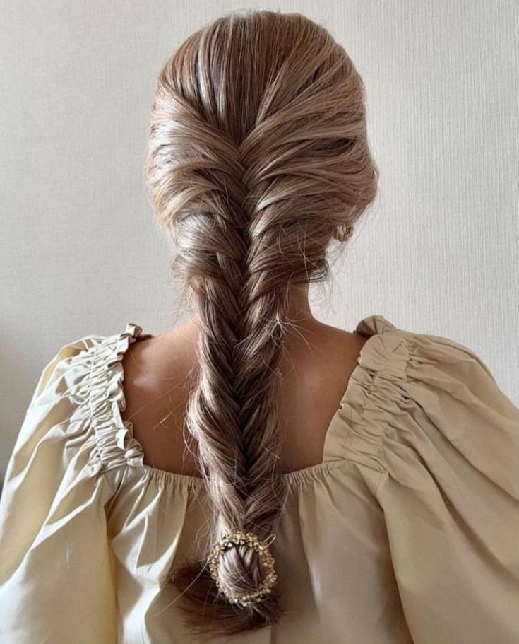 fishtail-braids-as-a-thanksgiving-hairstyles-idea