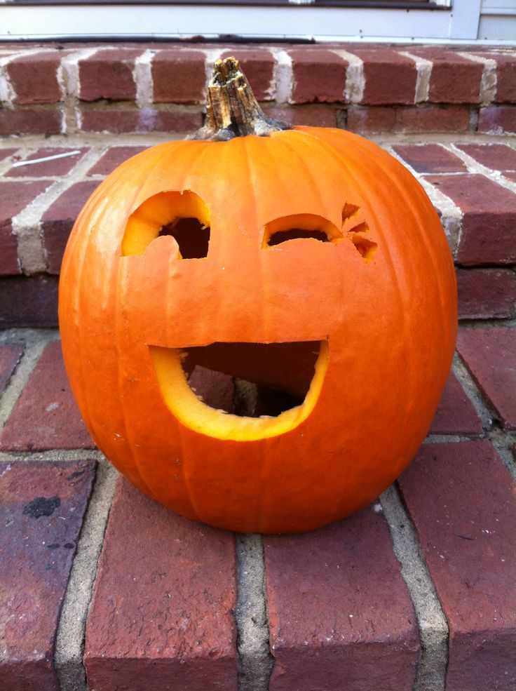 winking-emoji-pumpkin-carving-ideas