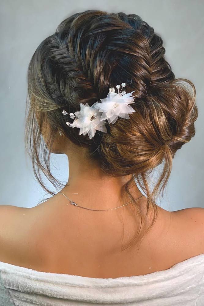 messy-fishtail-bun-as-a-thanksgiving-hairstyles-idea