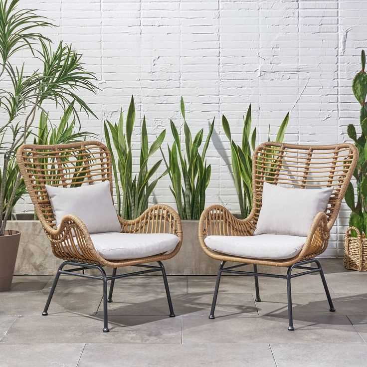 Outdoor furniture with clean lines 