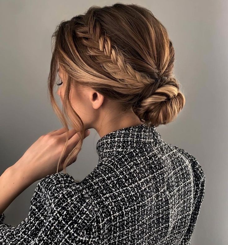 twisted-side-ponytail-as-a-thanksgiving-hairstyles-idea