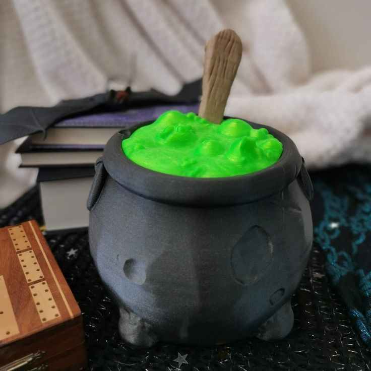 bubbling-cauldron-diy-halloween-mason-jars-idea