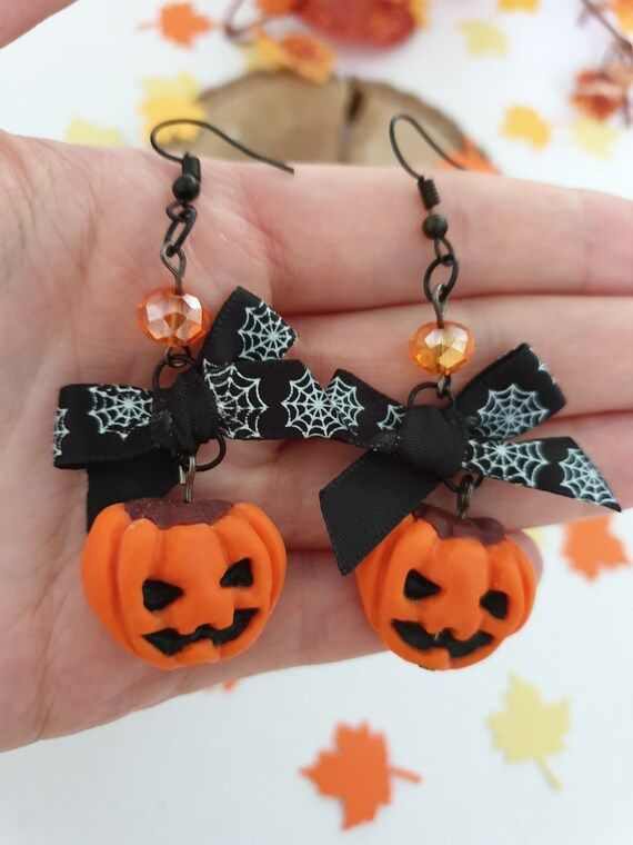 halloween-themed-jewelry