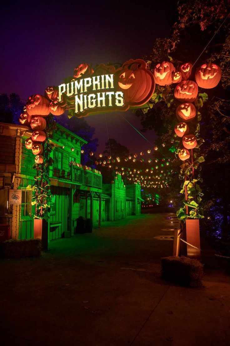 amusement-park-halloween-events