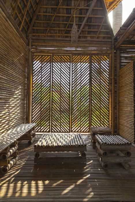 Bamboo-screen-for-small-budget-and-minimalist-patio-space