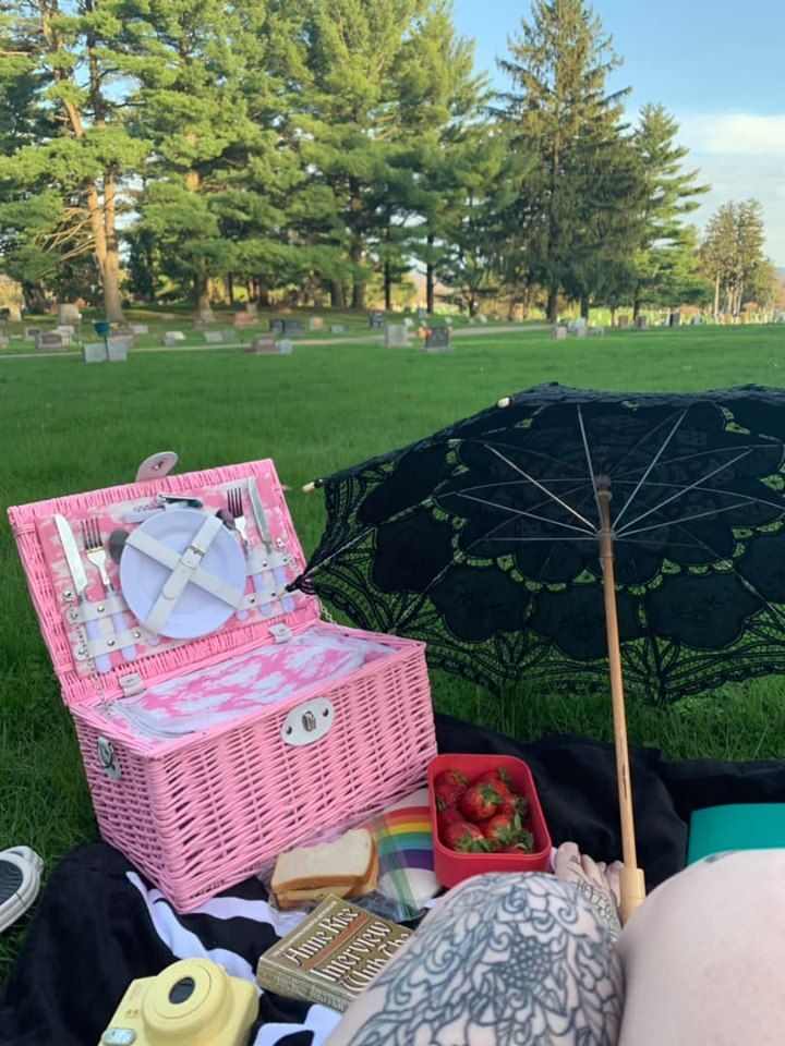 cemetary-picnic