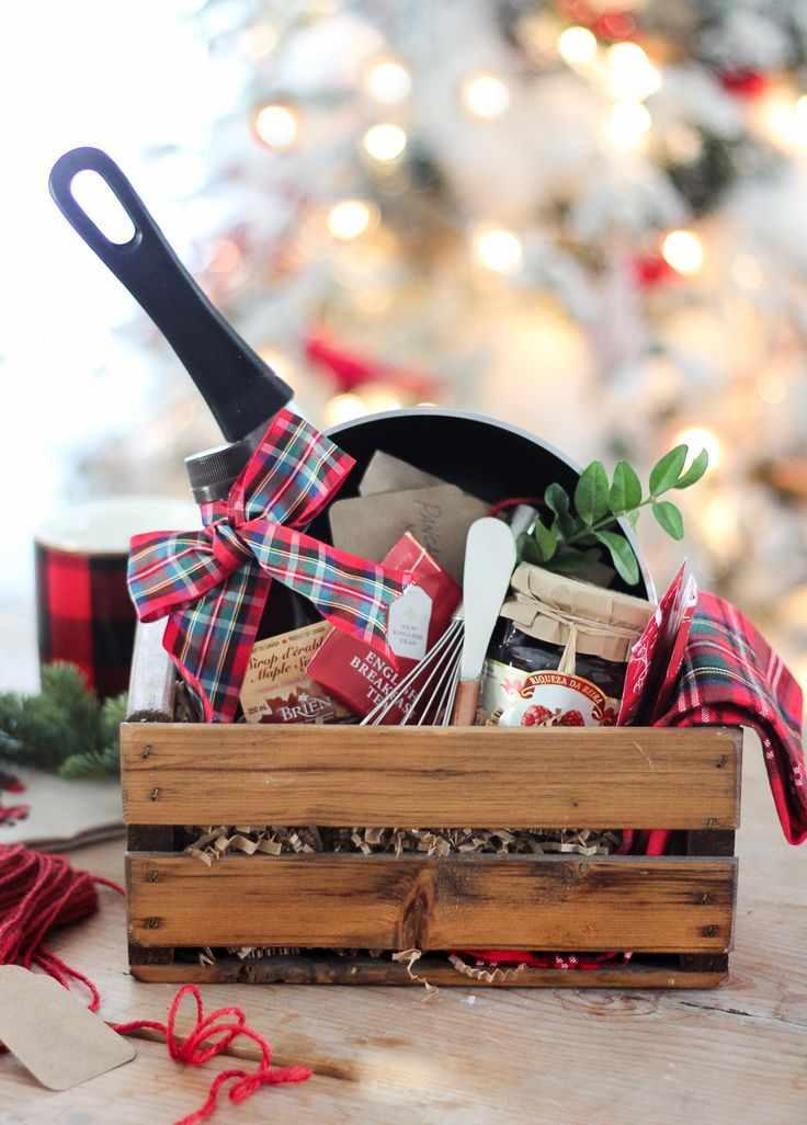 crafty-basket-christmas-basket-idea