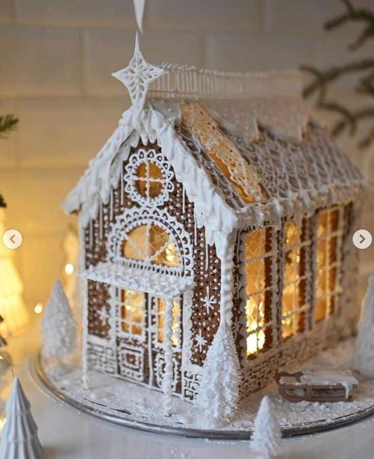 gingerbread-houses-christmas-brunch-decor-ideas