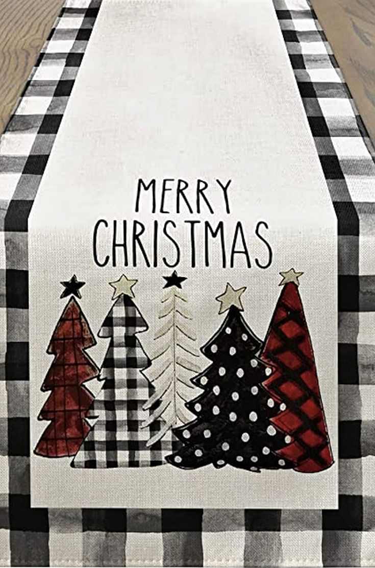 holiday-table-runner-christmas-brunch-decor-ideas