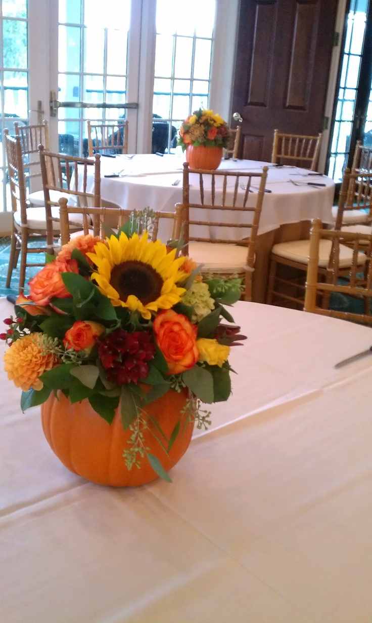 pumpkin-vases-thanksgiving-decorating-ideas