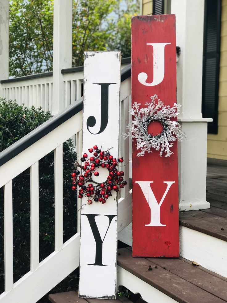 rustic-wooden-signs-farmhouse-outdoor-christmas-decorations