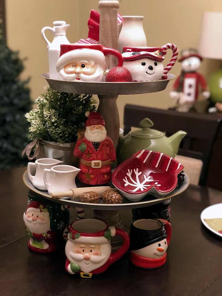 santa-figurines-christmas-tier-tray-decor