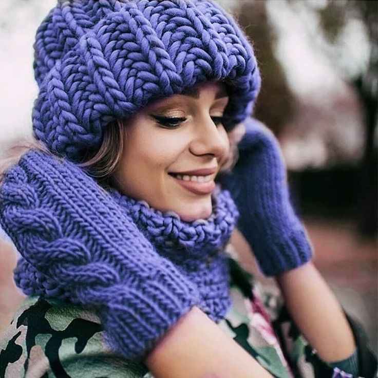 warm-scarves-or-gloves-thanksgiving-gift-ideas