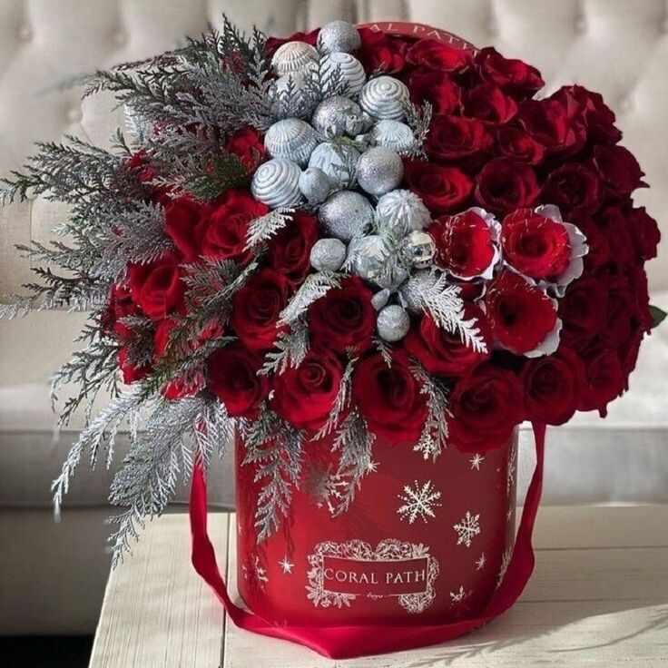 seasonal-flowers-christmas-brunch-decor-ideas