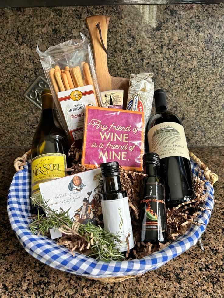 wine-lover's-basket-christmas-basket-ideas