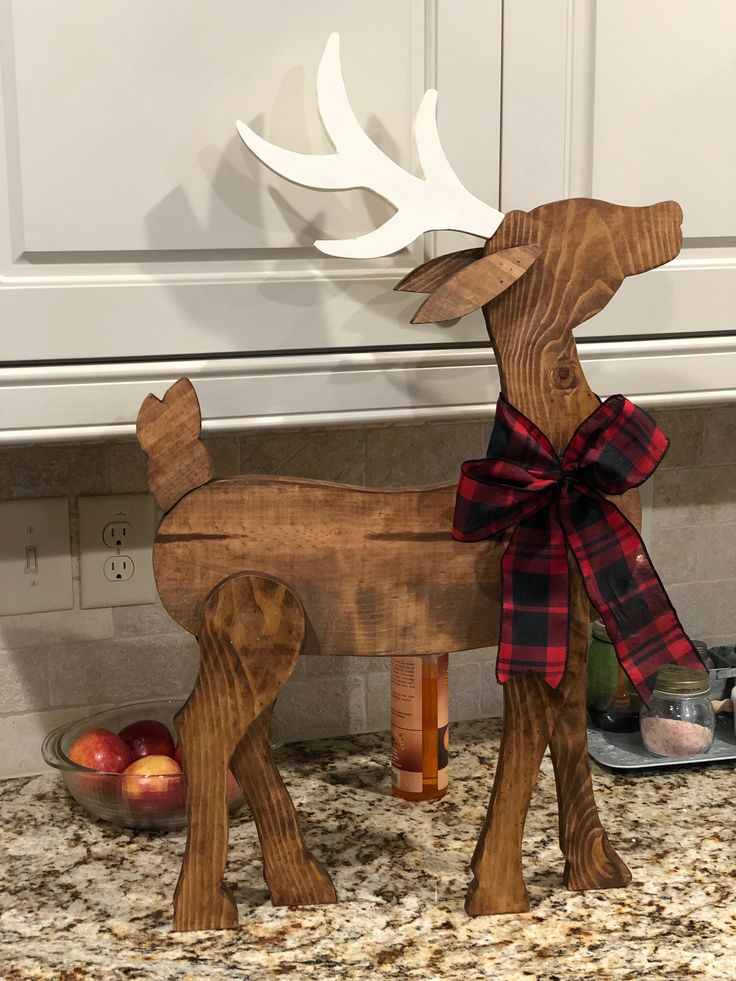 wooden-reindeer-farmhouse-outdoor-christmas-decorations