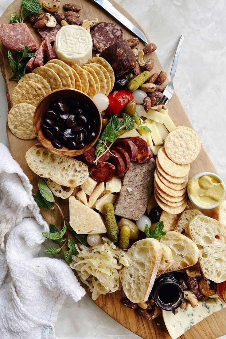 artisan-bread-and-spread-board