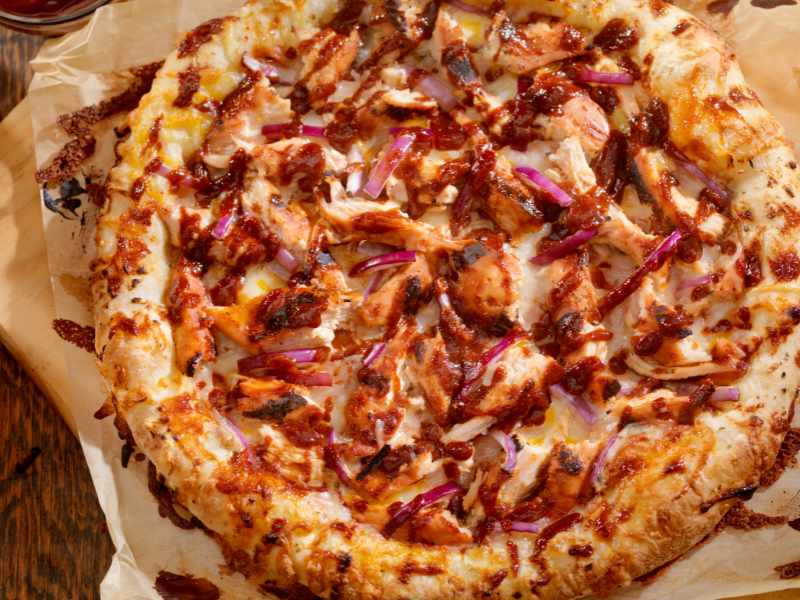 bbq-chicken-flatbread-new-year's-eve-food-ideas