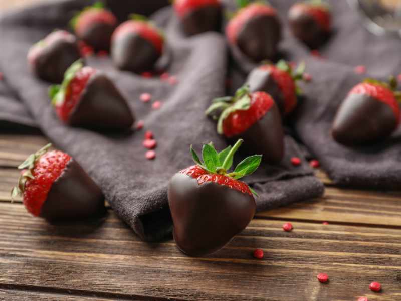 chocolate-dipped-strawberries