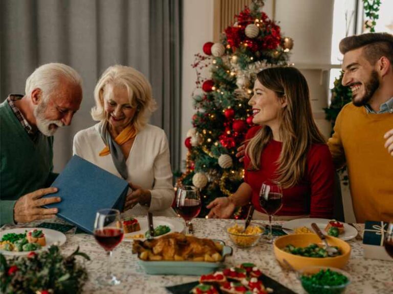 31 THOUGHTFUL CHRISTMAS GIFT IDEAS FOR PARENTS TO LOVE