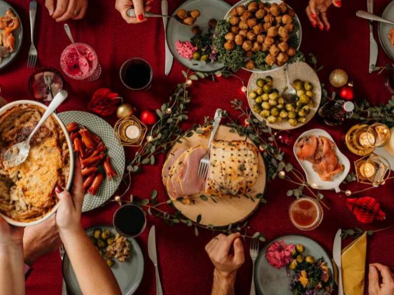 35 YUMMY SCHOOL CHRISTMAS PARTY FOOD IDEAS