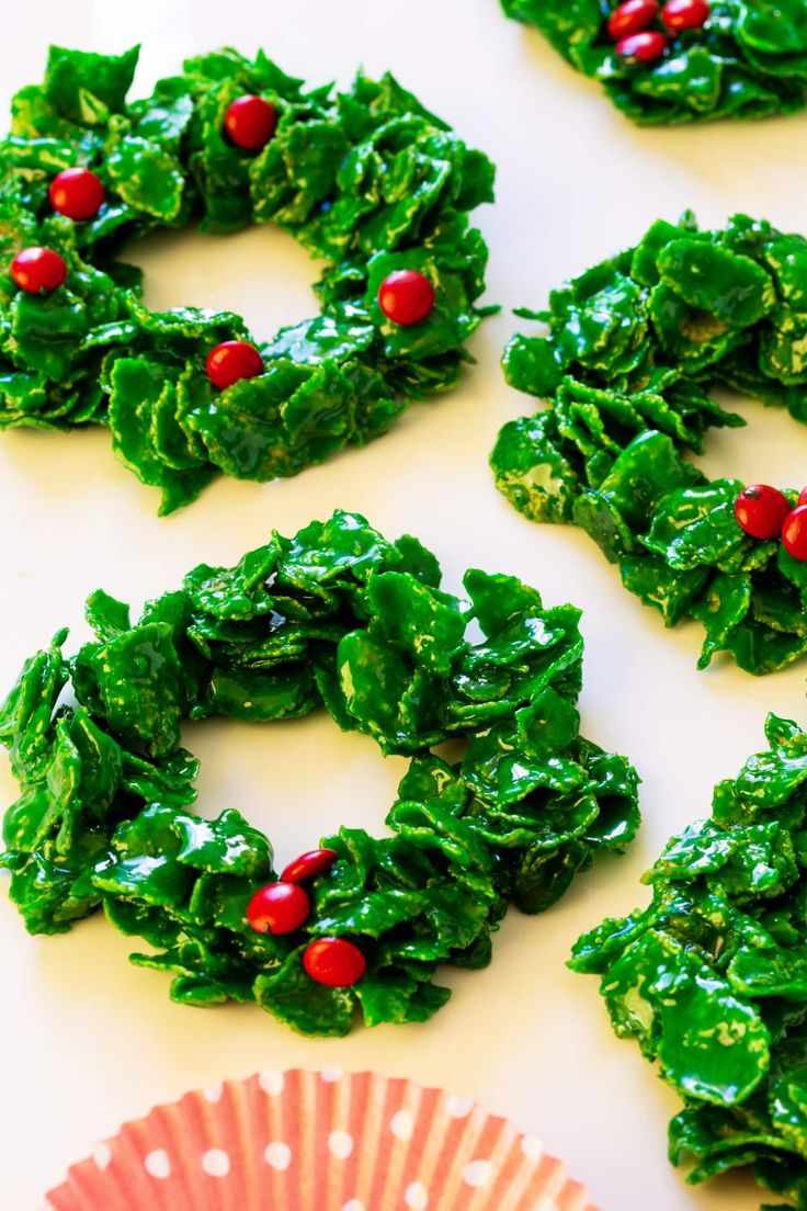 christmas-cornflakes-wreaths-school-christmas-party-food