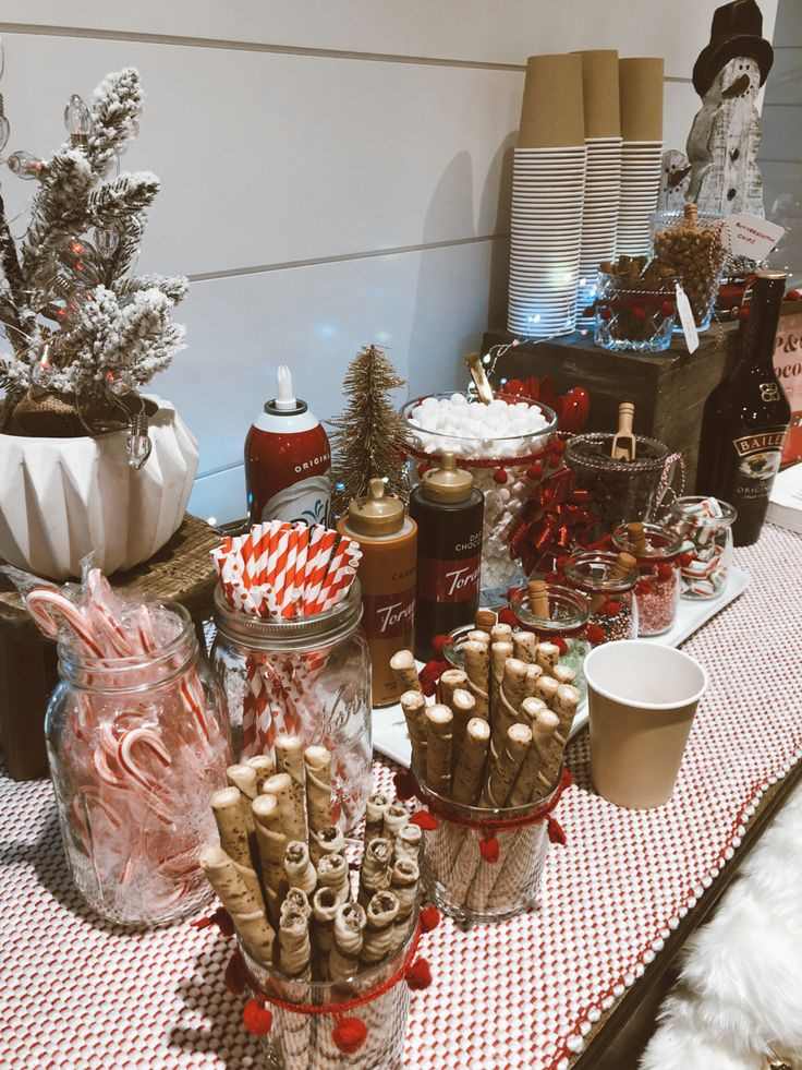 set-up-a-hot-cocoa-bar-ways-to-throw-the-best-christmas-party