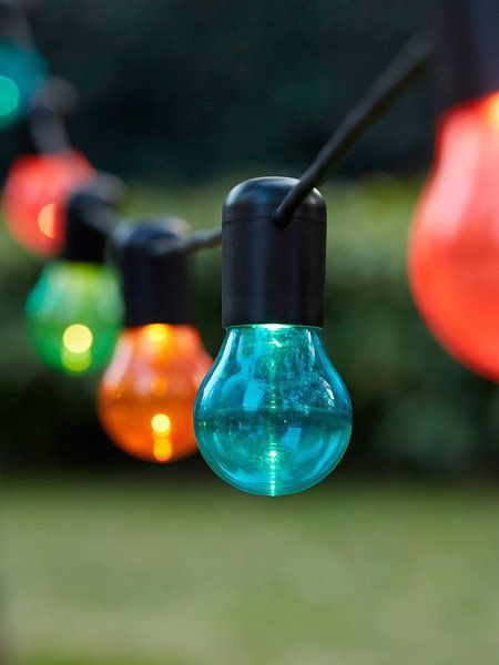 Lighting-as-a-way-to-incorporate-color-scheme-into-your-outdoor-decor 