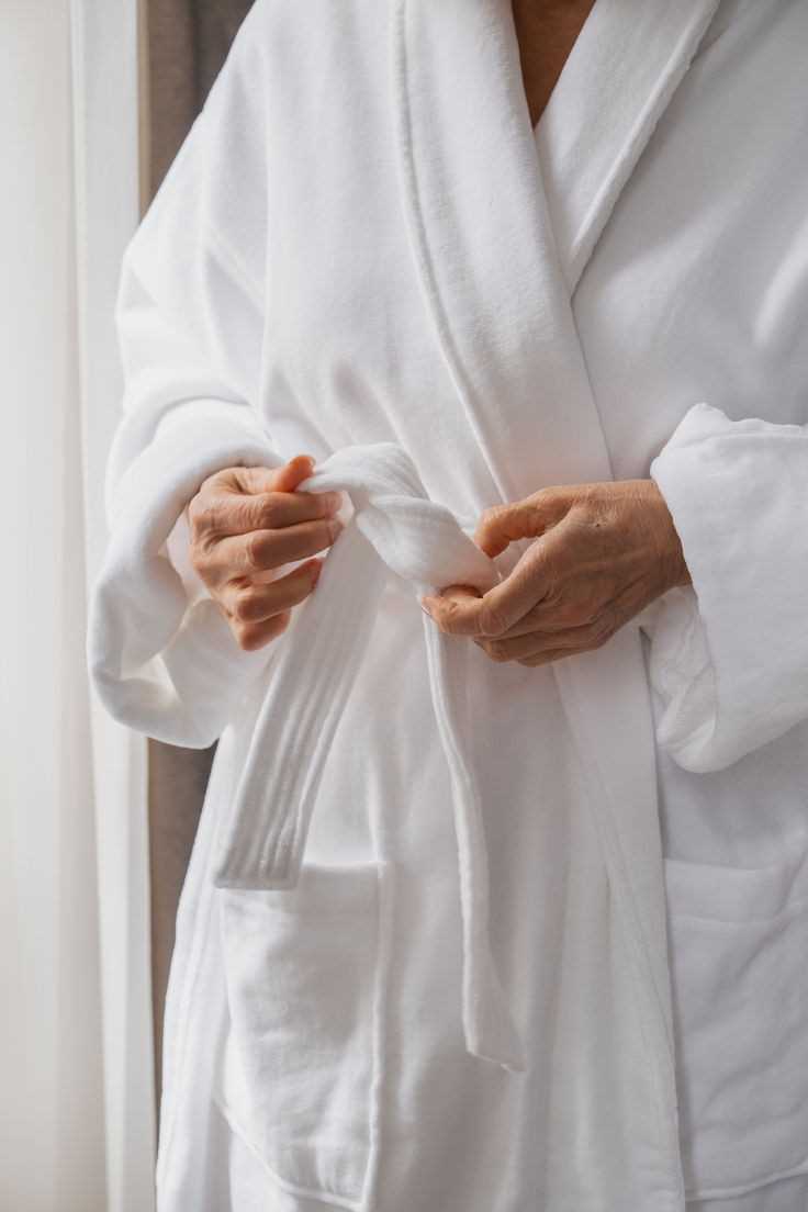 Luxury-Bathrobe-as-a-Christmas-gift-idea-for-expecting-mothers 