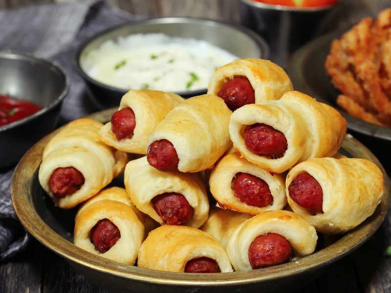 pigs-in-a-blanket-new-year's-eve-food-ideas