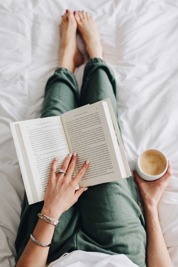 relaxing-with-a-book-as-one-of-the-exciting-thing-to-do-for-thanksgiving-weekend 