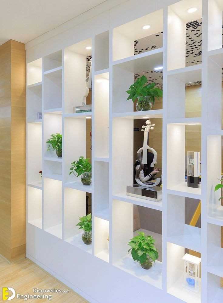 Shelving-units-as-a-way-to-utilize-vertical-space-on-your-balcony-or-patio 