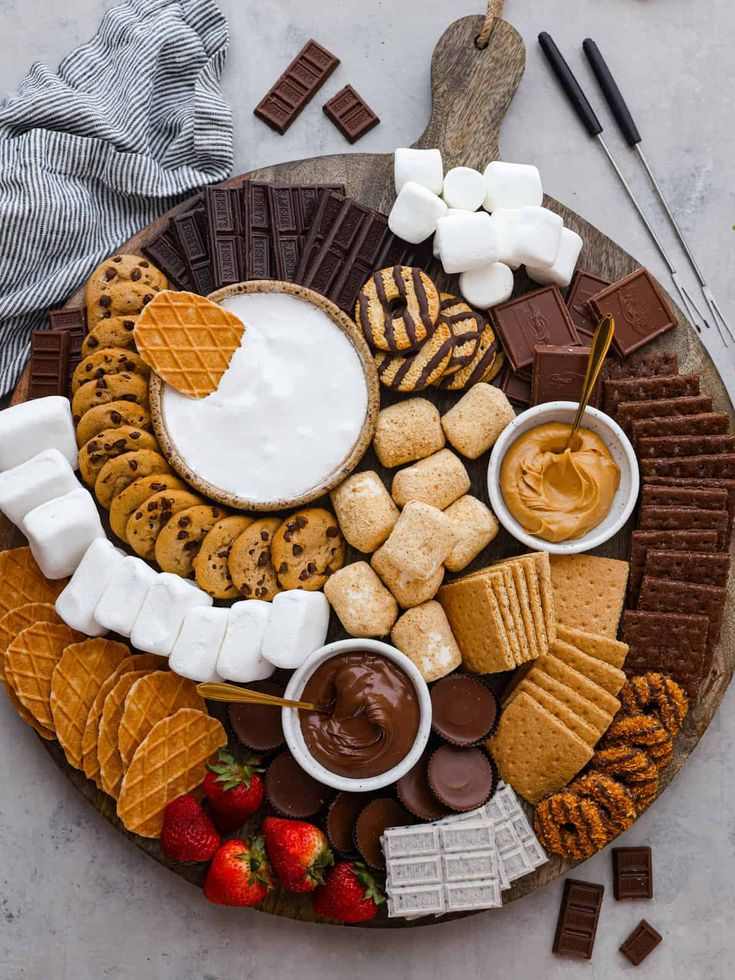 s'mores-board-new-year's-eve-charcuterie-board-ideas