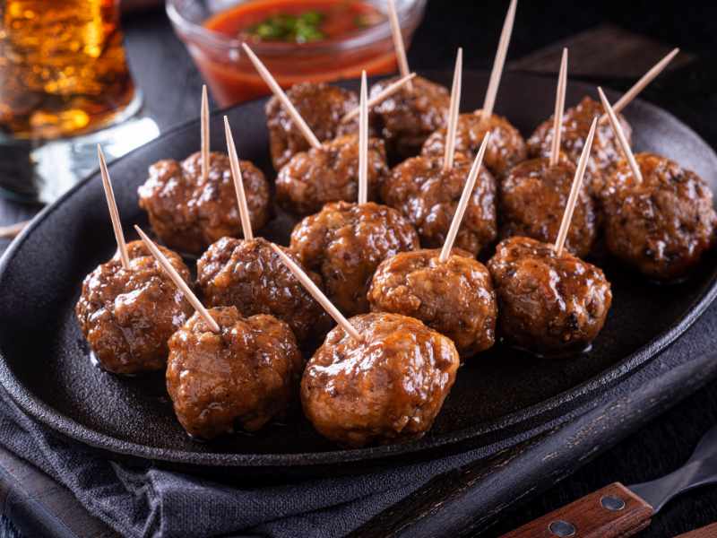 sweet-and-spicy-meatballs-new-year's-eve-food-ideas