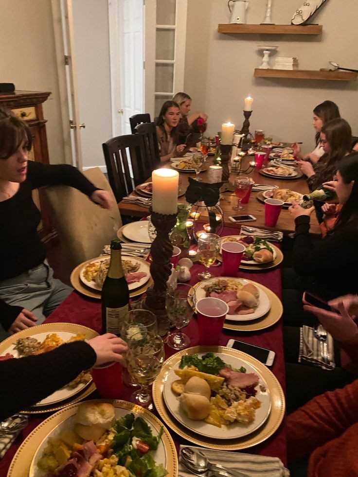 Thanksgiving-feast-as-one-of-the-exciting-thing-to-do-for-thanksgiving-weekend